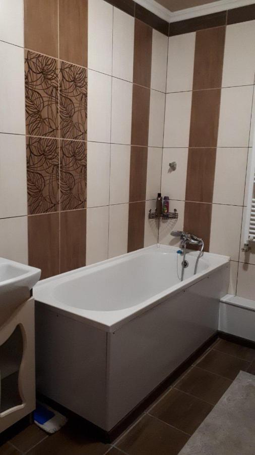 Apartamento 2 Комн. 5 Мест, 10 Мин. До Центра Kropyvnytskyi Exterior foto